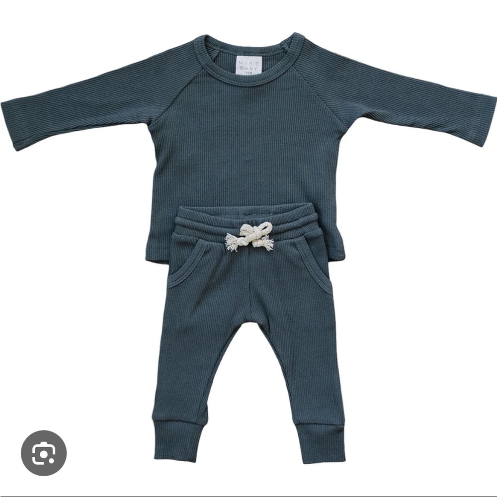 Mebie baby charcoal rib knit set